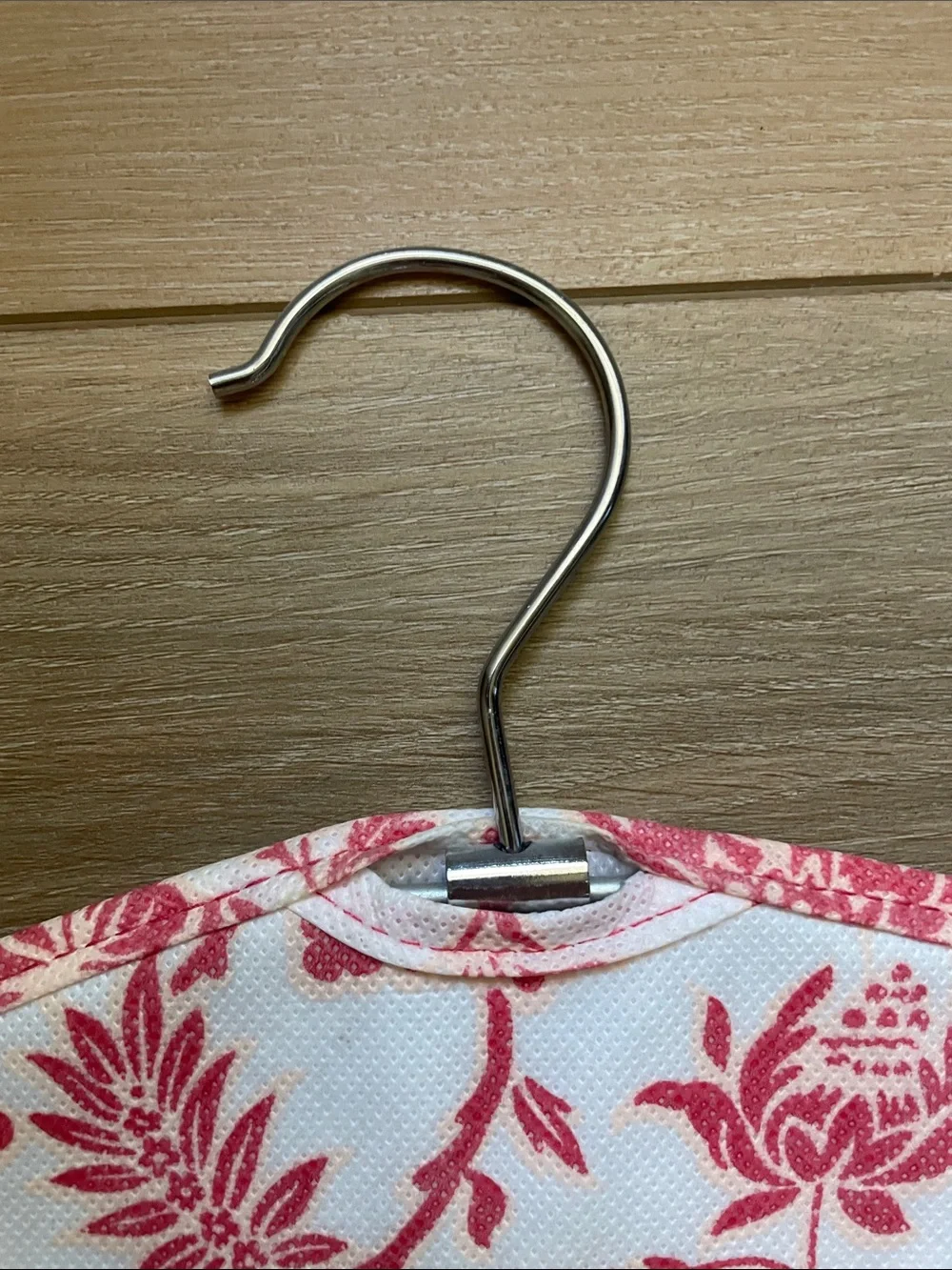 Hanging Jewelry Organizer with Clear Pockets - White & Red